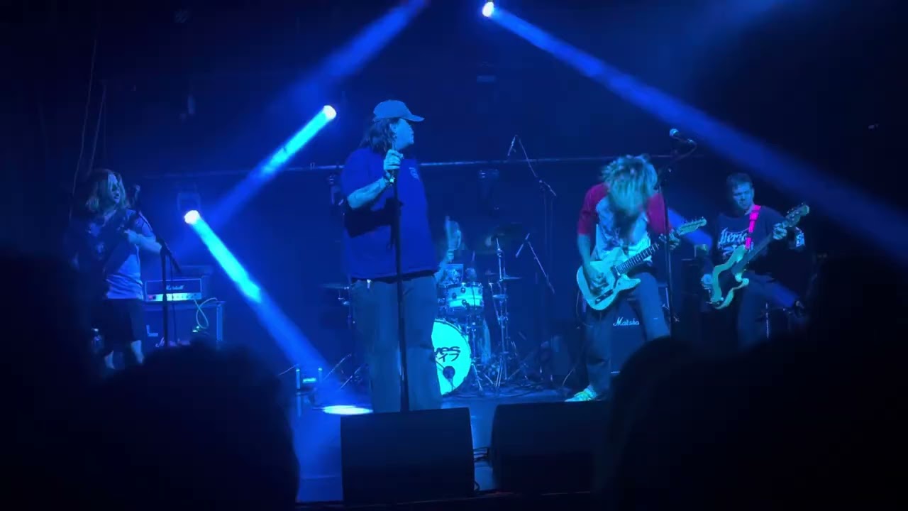 KNIVES - Intro / The Dagger / Rhinestone Cow-boy // Live Clermont Ferrand Septembre 2025