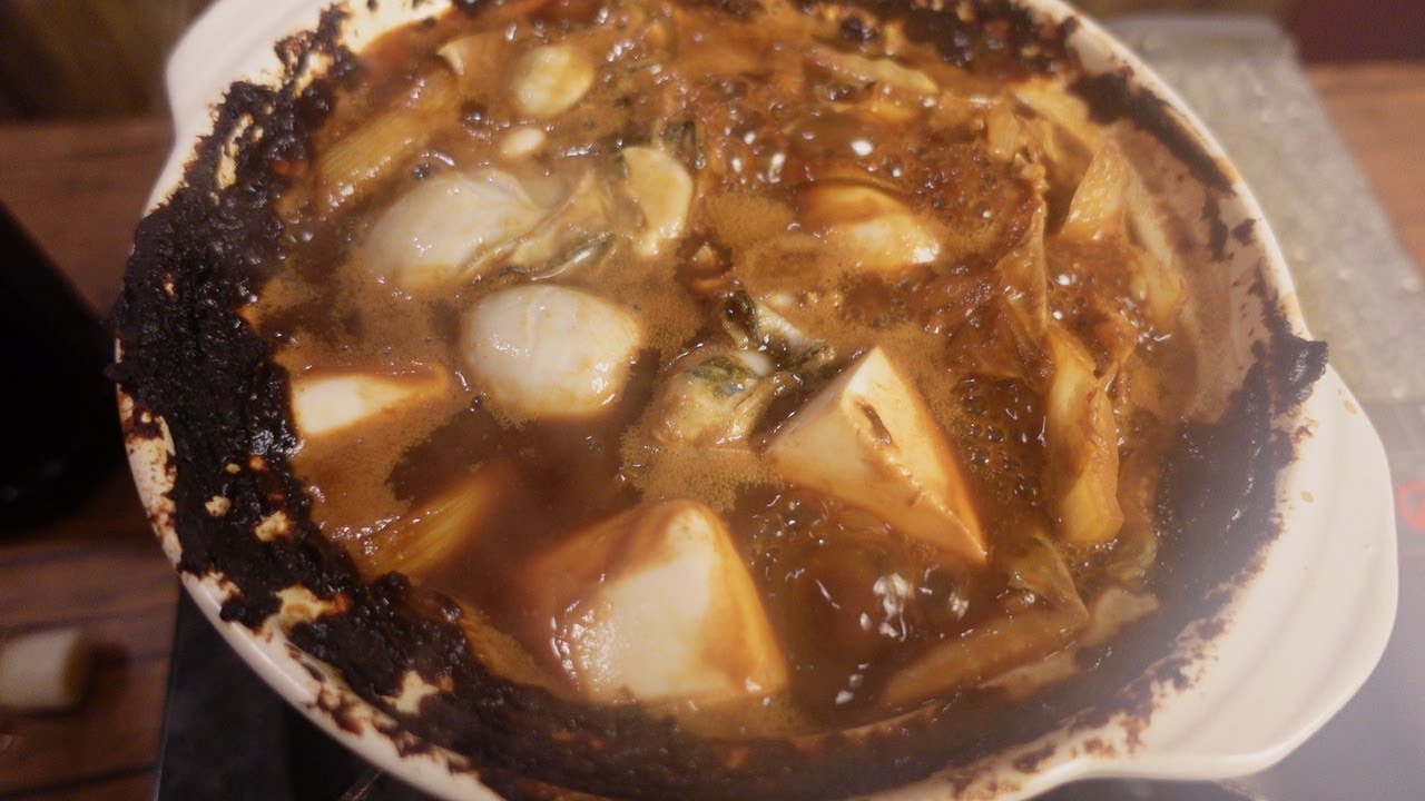あっつあつぷりっぷりの牡蠣の土手鍋
