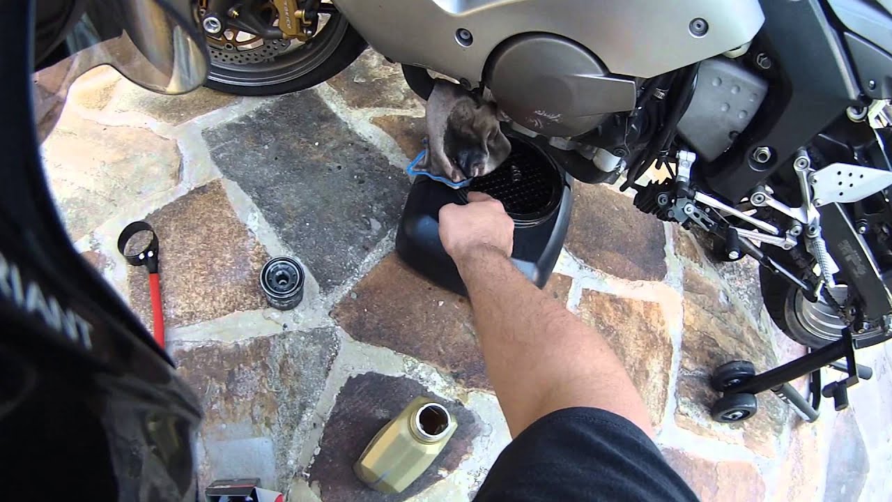 How To: 2005 and 2006 ZX6R 636 Oil Change