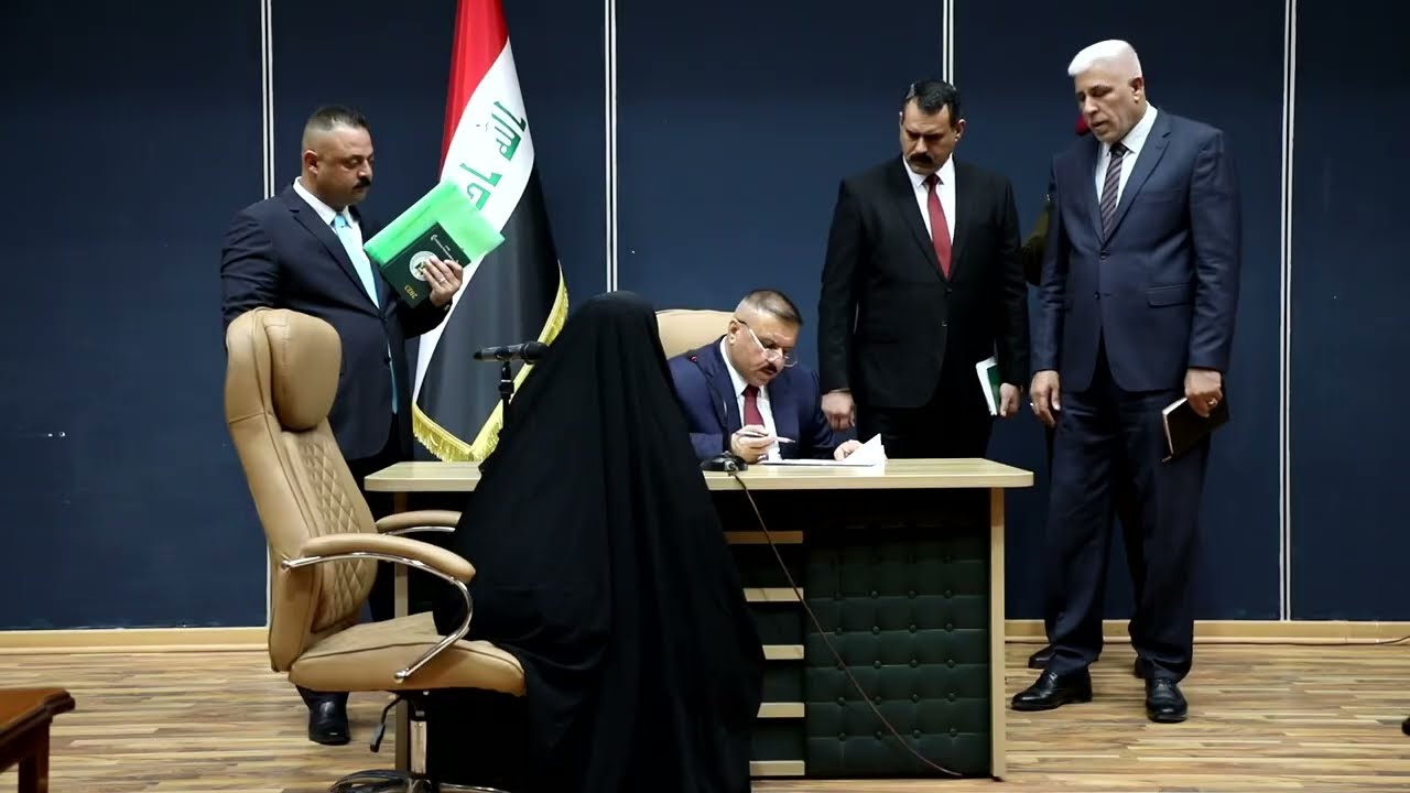 وزير الداخلية يلتقي وجبة جديدة من أسر الشهداء والجرحى والمواطنين والمنتسبين ويوجه بتلبية احتياجاتهم