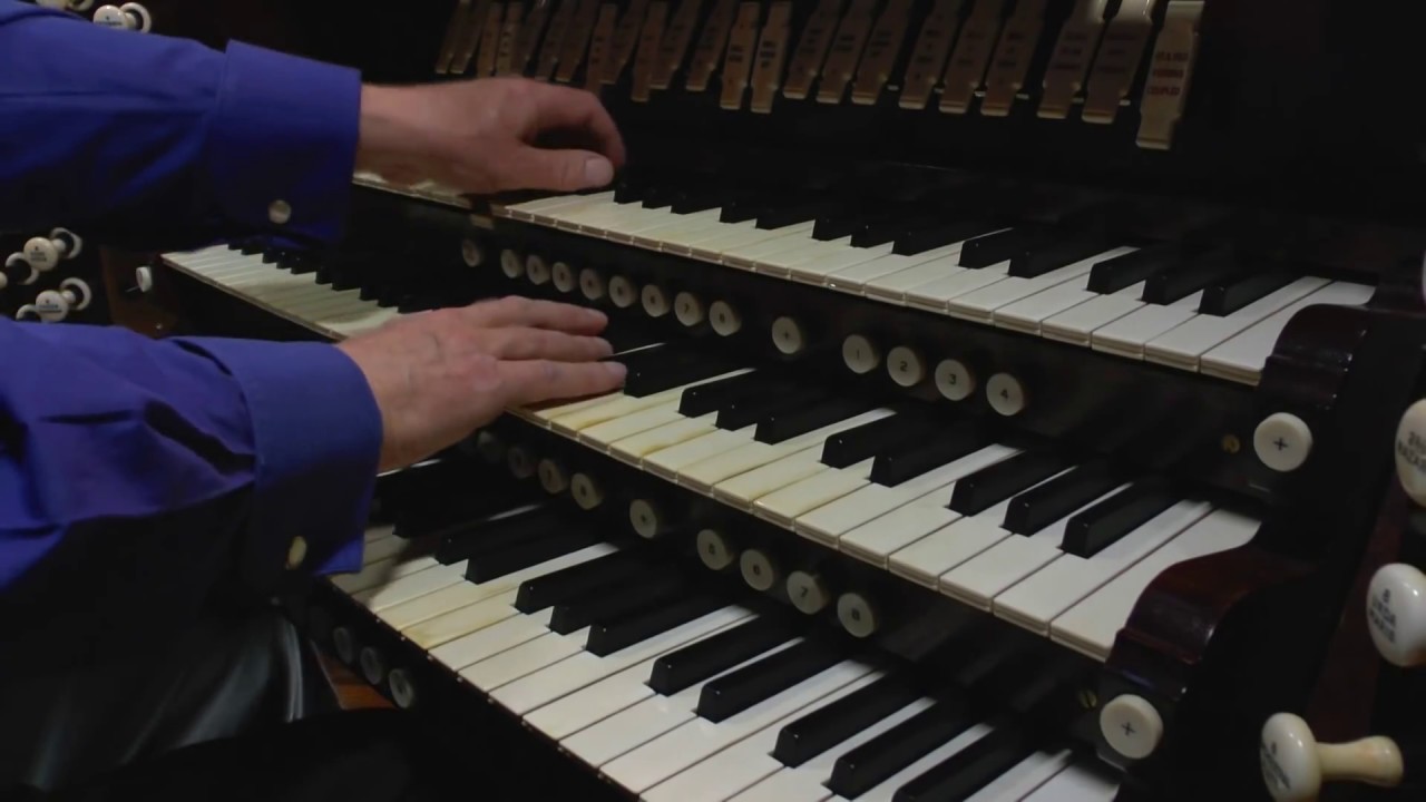 Christopher Herrick plays Marche Heroique by Herbert Brewer