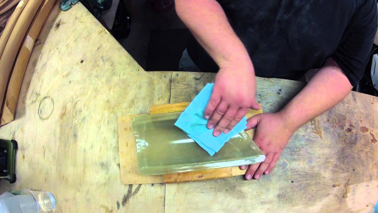 Laying up an exhaust shroud for a DR650 and making moldable sand