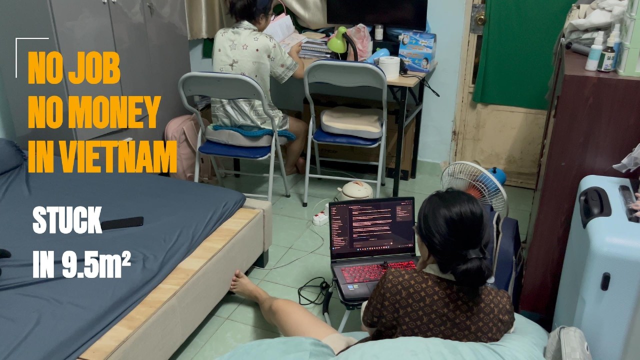Real Life in Saigon | 2 people live in a Tiny 9.5m&sup2; Rental Room | No Job, No Money