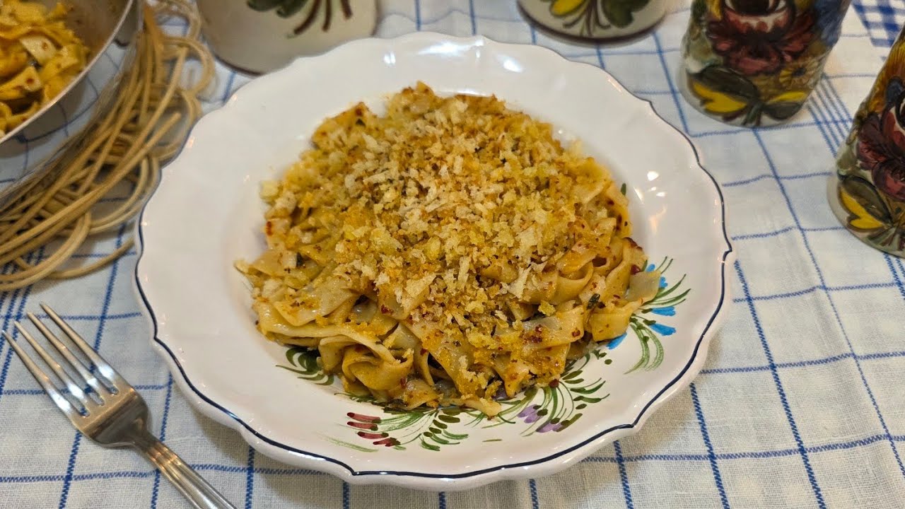 FETTUCCINE CON MOLLICA DI PANE