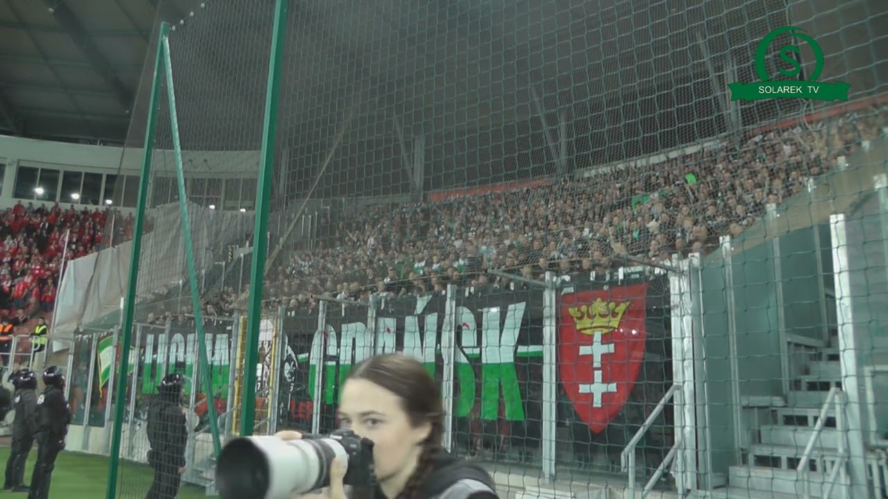 Doping kibiców Lechii na Widzewie.