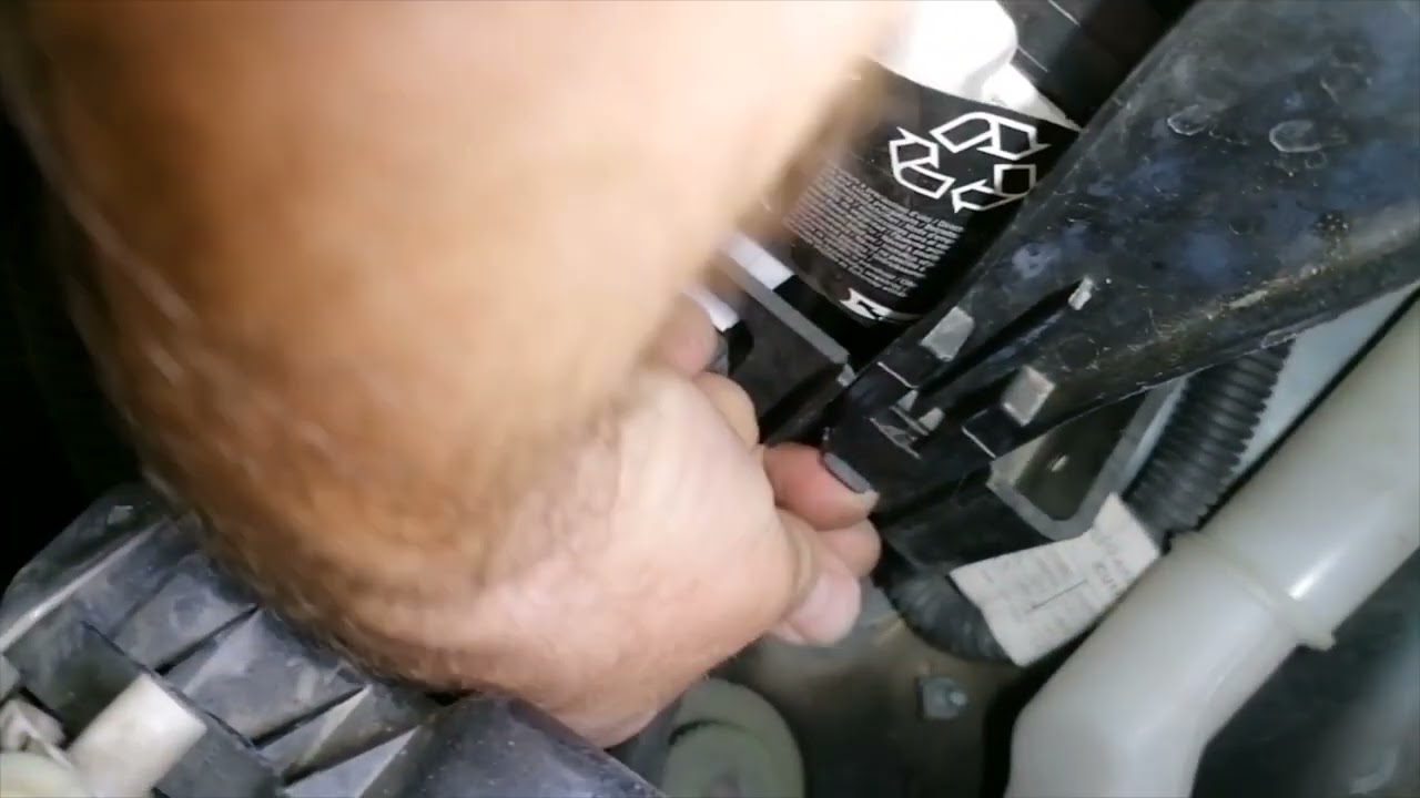 Seat Cordoba Battery Removal or Replacement