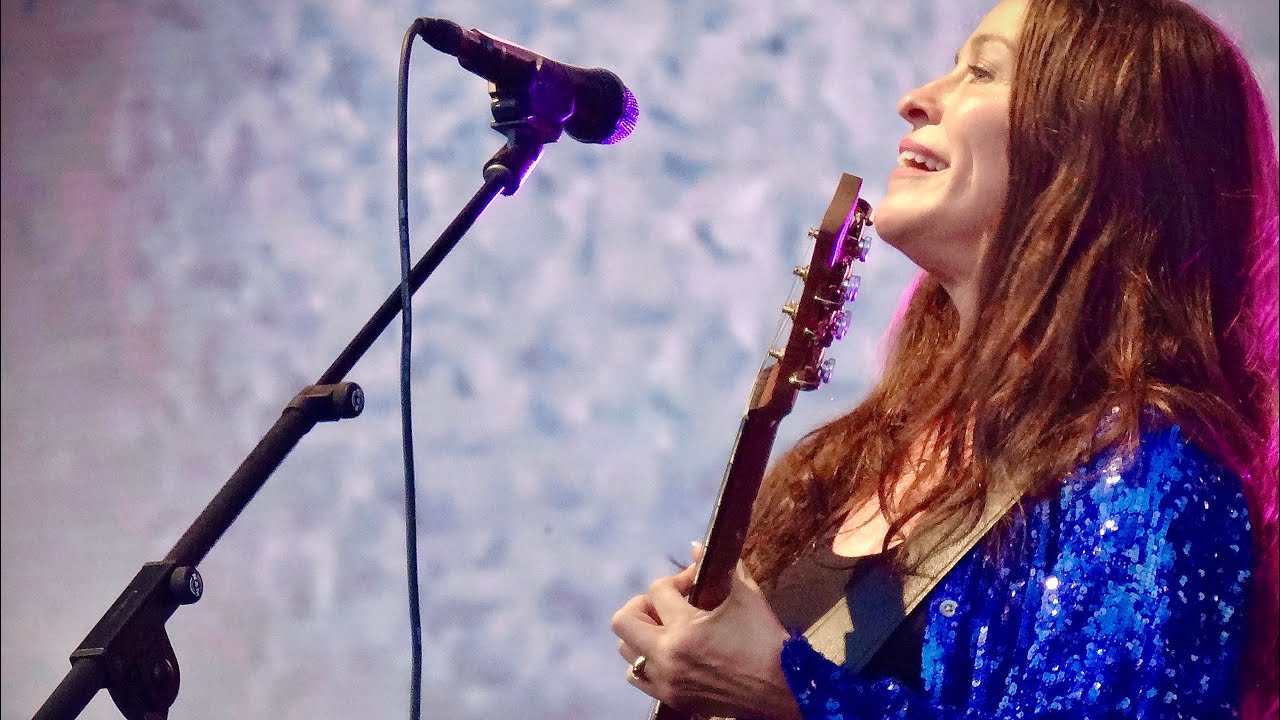 Alanis Morissette - Hands Clean (A Man intro) [Live at Malahide Castle, Dublin 29.06.2025]