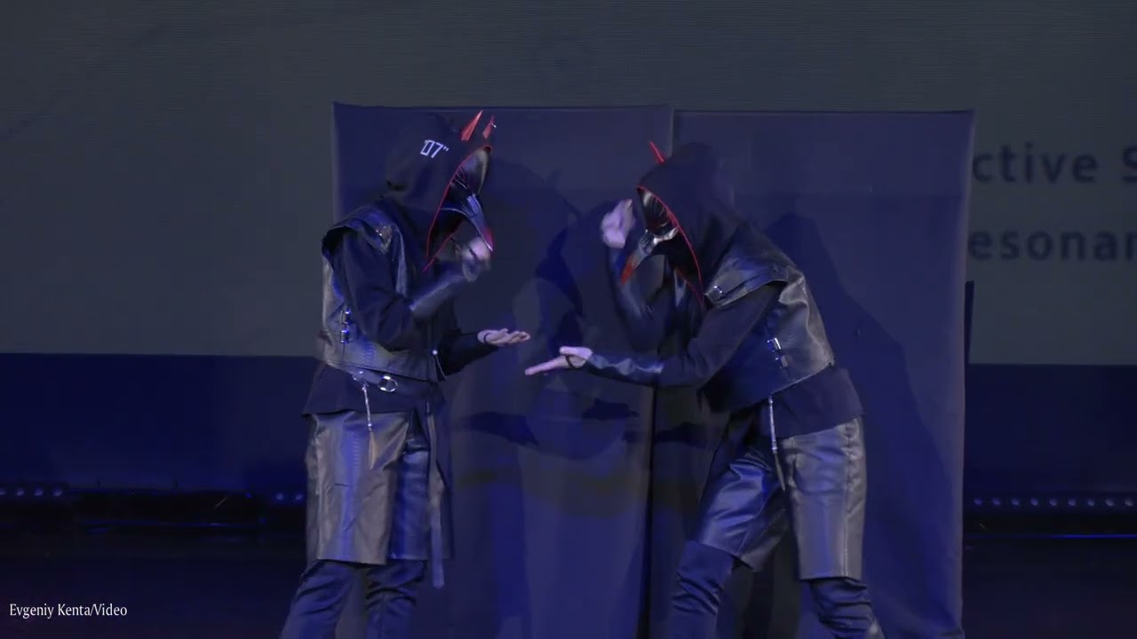 Cosplay defile - Kitano, Sling Stinger, Бэсси - Sylus, Luke, Kieran - Love and deepspace