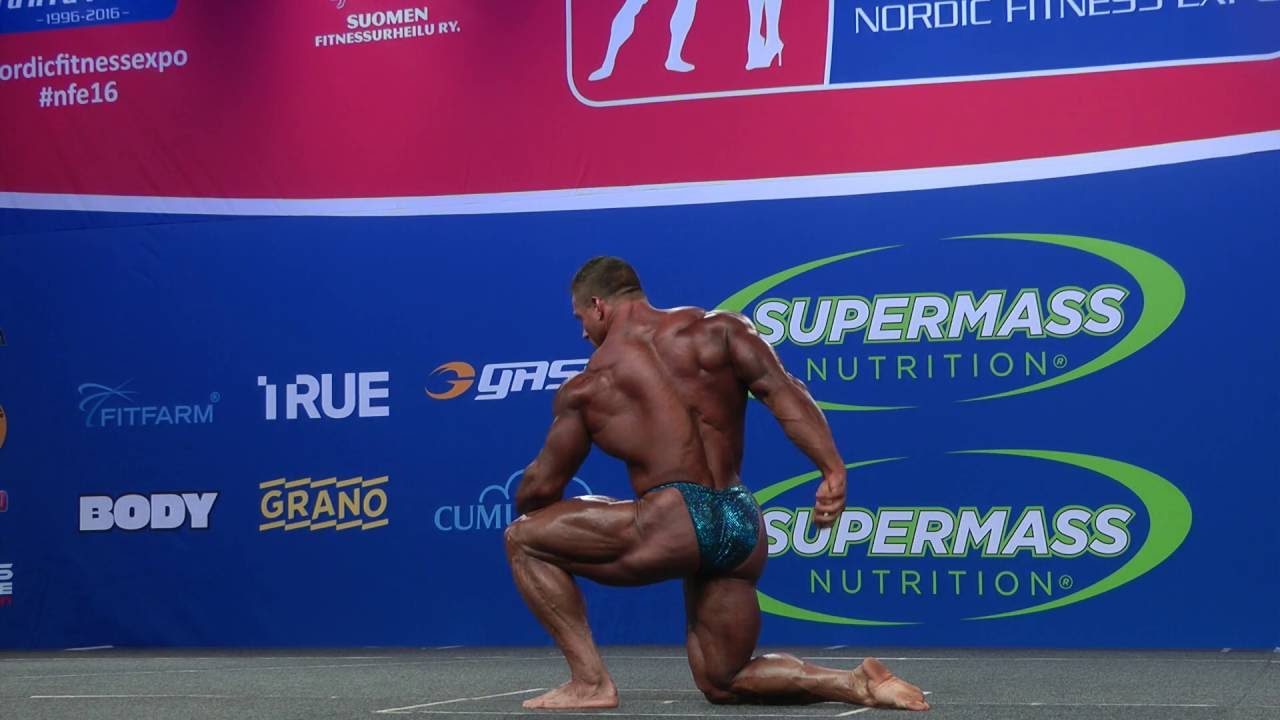 Brad Rowe Posing @Nordic Pro Show 2016
