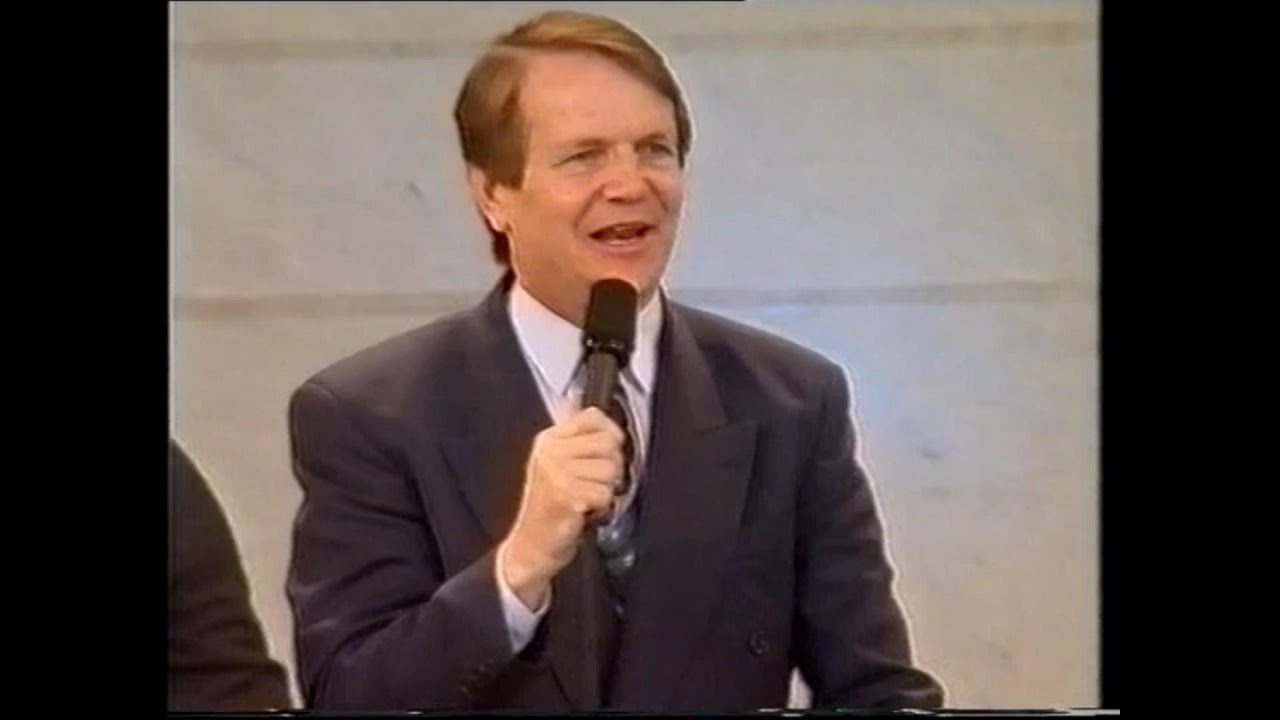 Reinhard Bonnke Sharing the Gospel of Jesus Christ