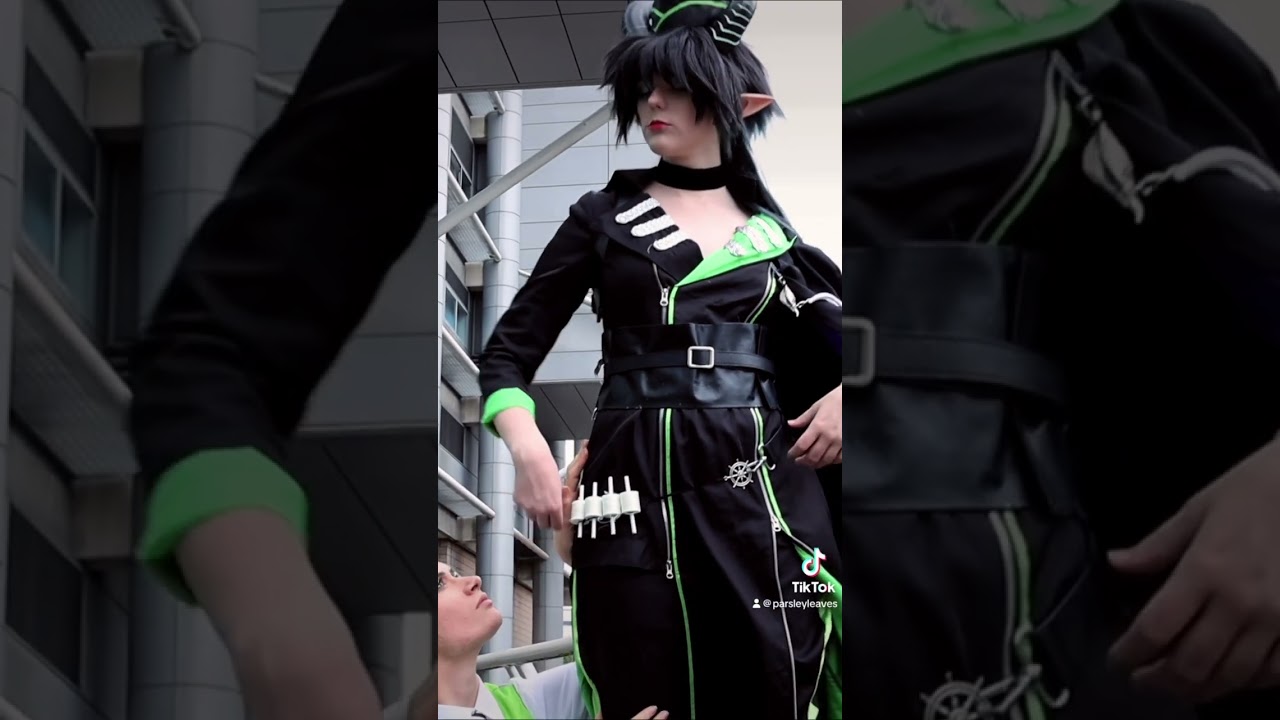 Sebek and Malleus cosplay from Twisted Wonderland at SunnyCon Newcastle 2023