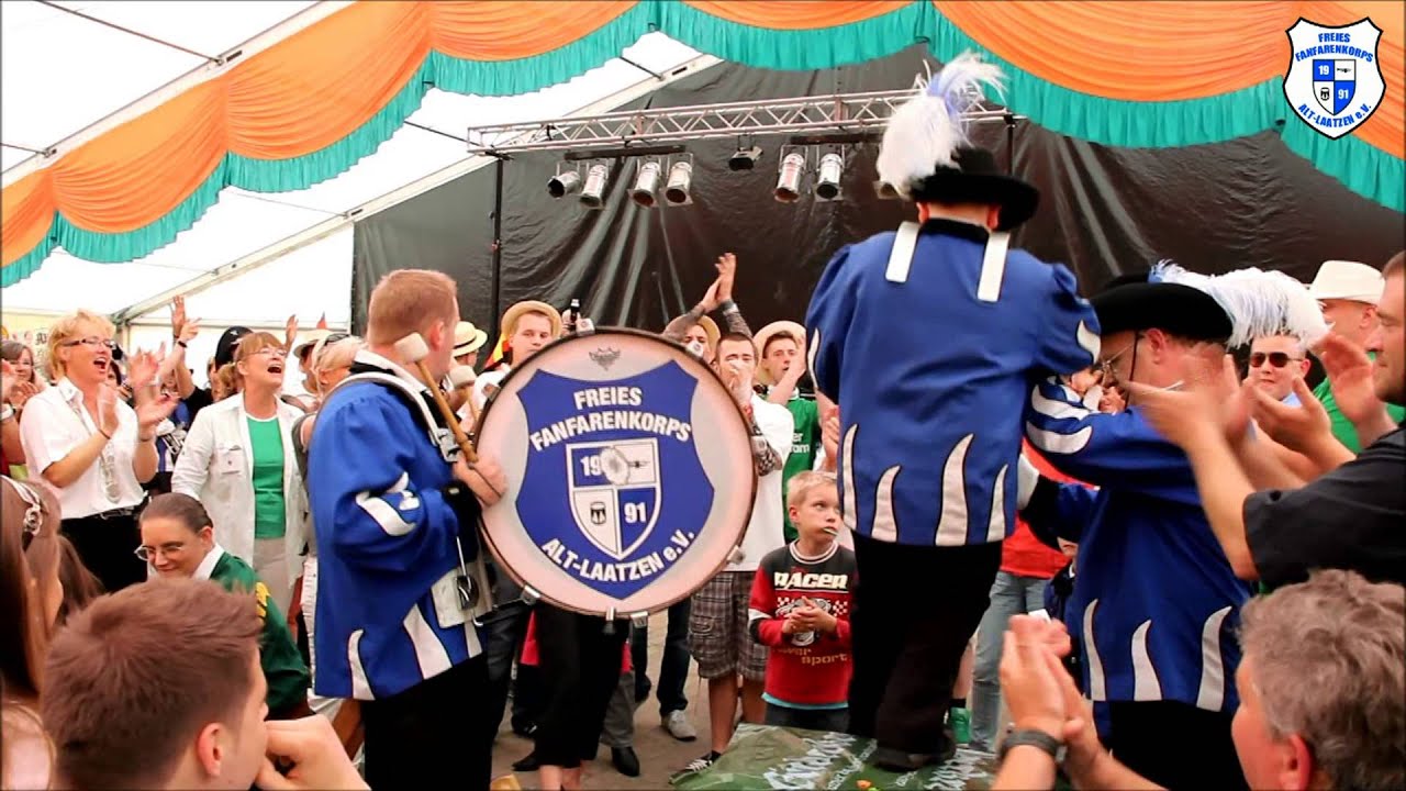 Freies Fanfarenkorps Alt-Laatzen beim Schützenfest in Ingeln-Oesselse 2013