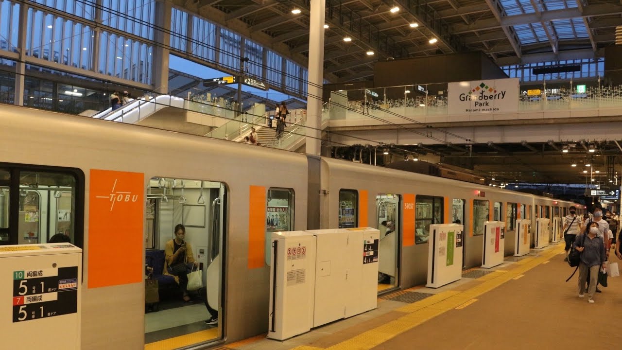 新しくなった南町田グランベリーパーク駅を訪問した。