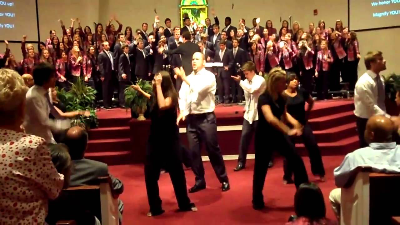Campus Choir from Lee University sings 