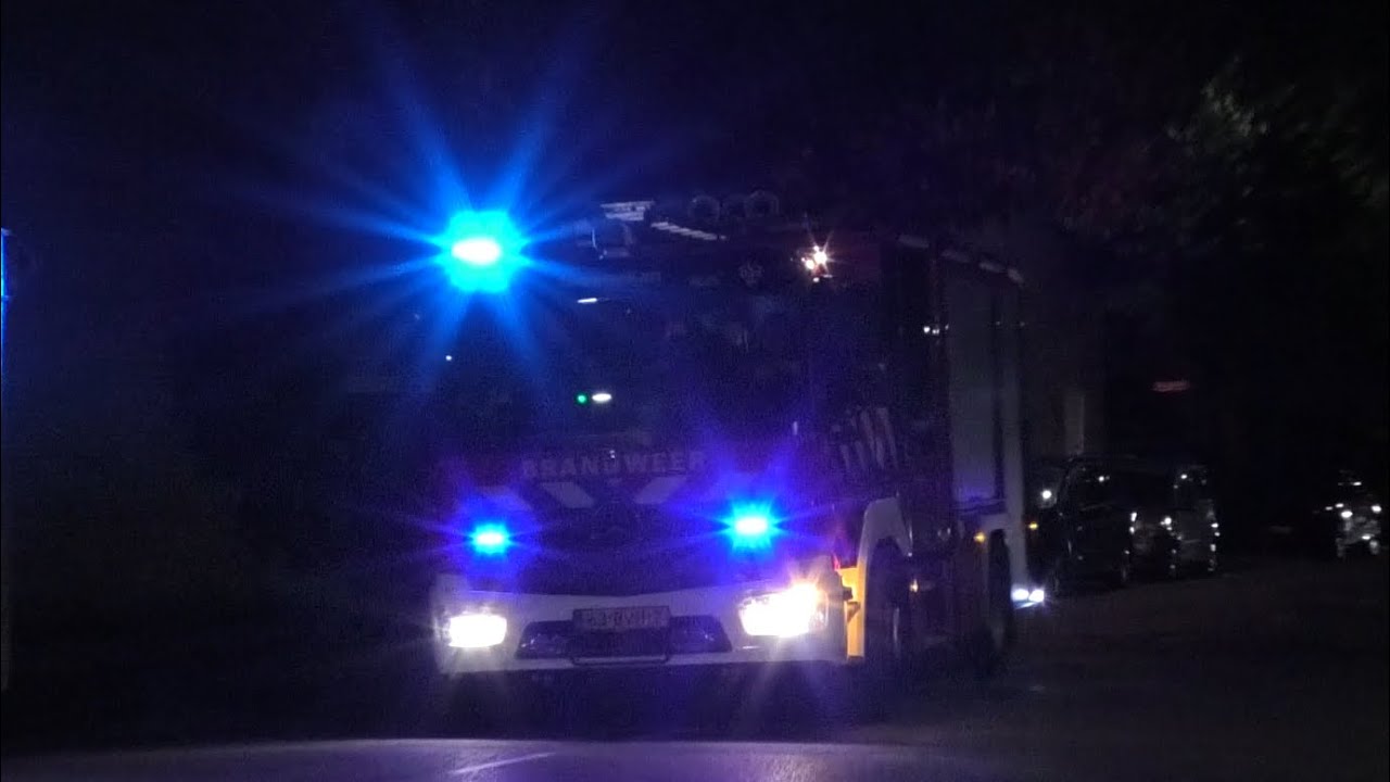 Brandweer Groenekan en politie met spoed naar een woningbrand in de Utrechtse wijk Overvecht!