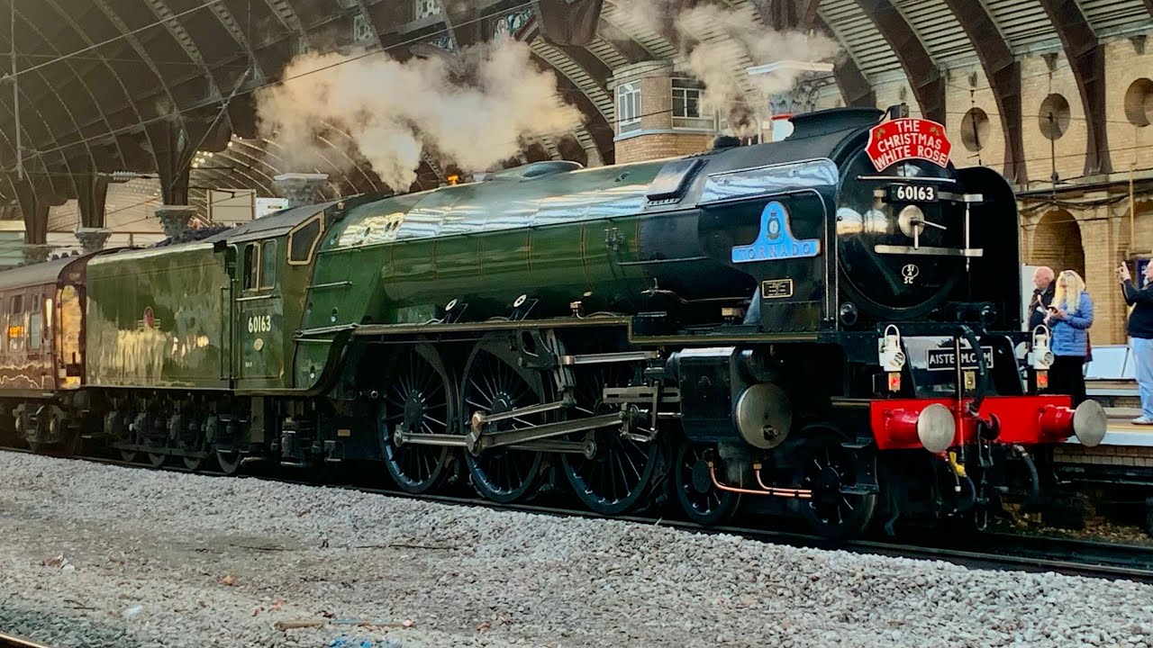 60163 Tornado Screams Into York Station - “The Christmas White Rose” - 10/12/25