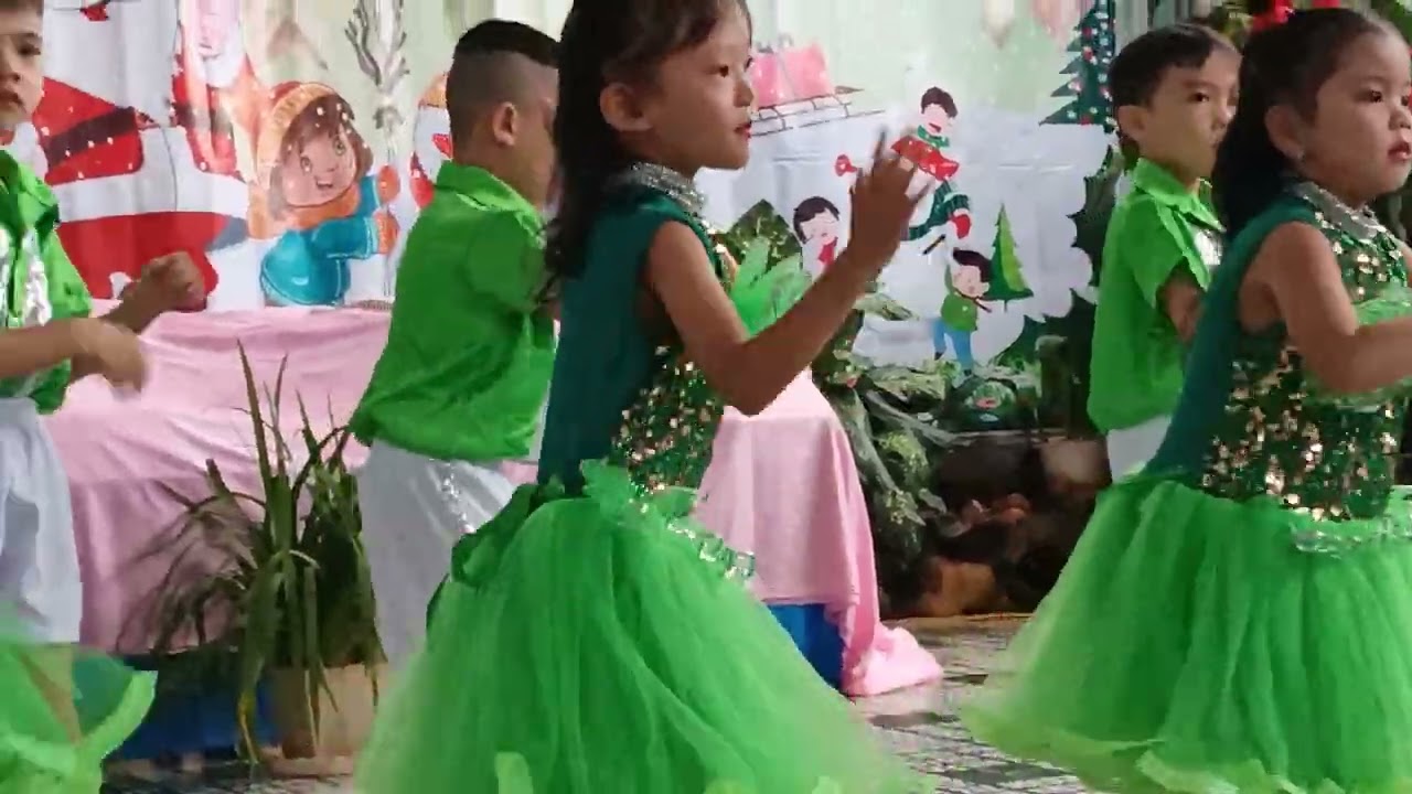 Múa Giáng Sinh  Lớp MNTT Hoa Mai.
