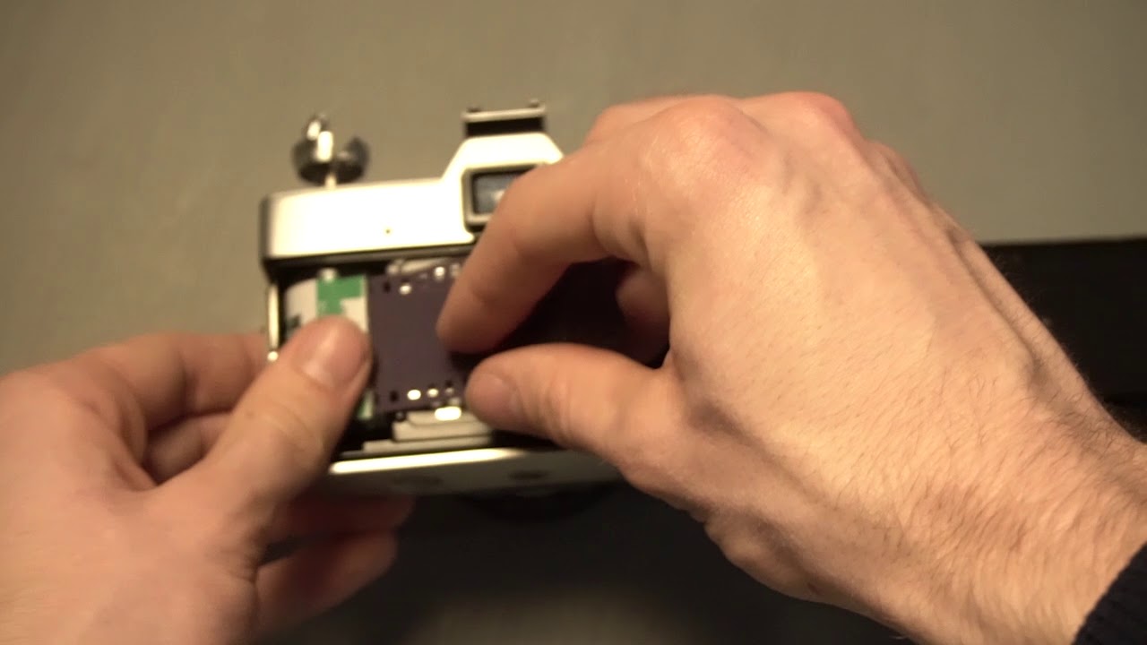 How to load 35 mm film! (Minolta srt 101)