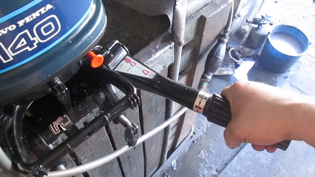 Volvo Penta 140 (14лс) - работа на стенде