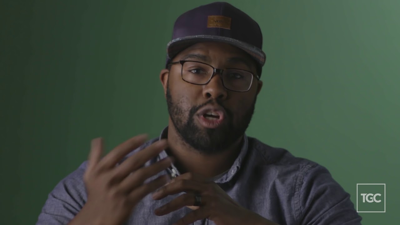 What’s the Difference Between Elders and Deacons?