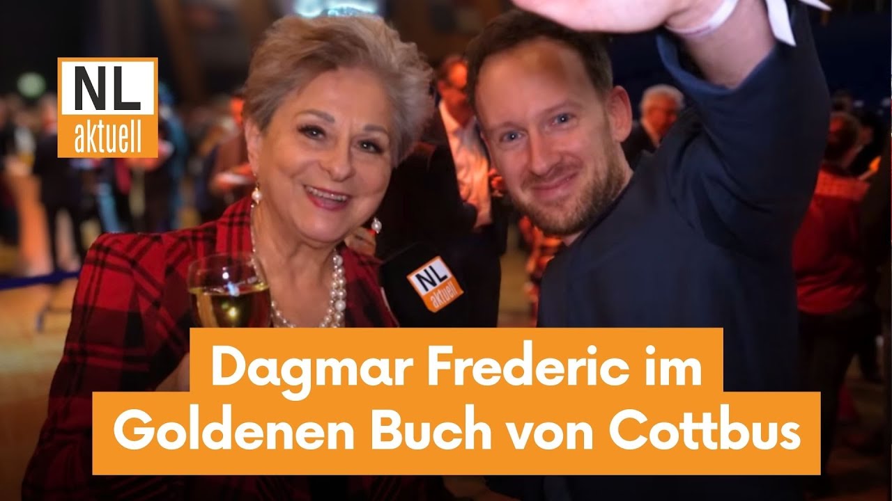 Cottbus | Sängerin Dagmar Frederic beim Neujahrsempfang in Goldenes Buch der Stadt eingetragen