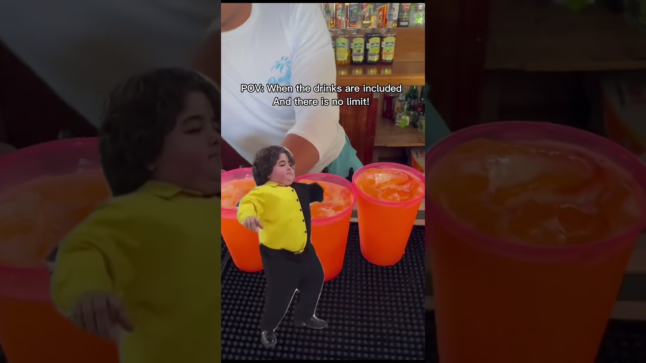 No limit drinks! #travel #drinks #mexico #livingmybestlife #colddrink #nolimits #party #cruiselife