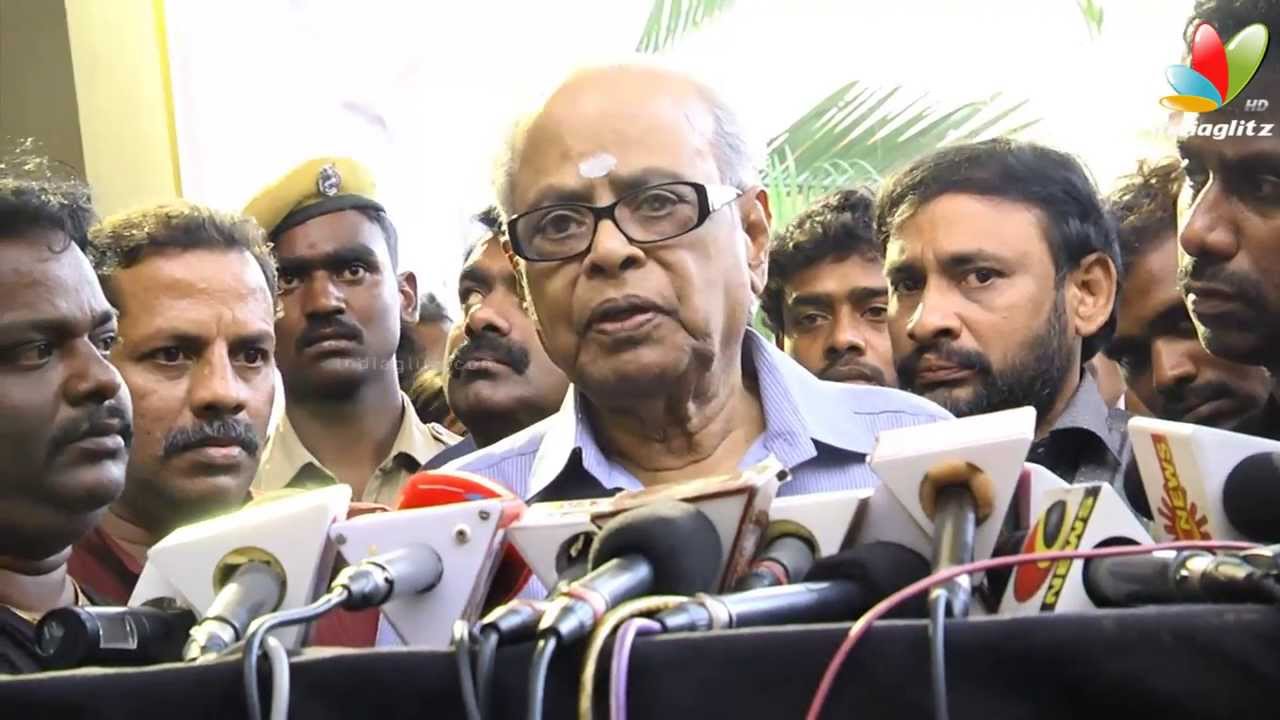 Director K. Balachander and Vairamuthu paying homeage to Balu Mahendra | Funeral Video | Death