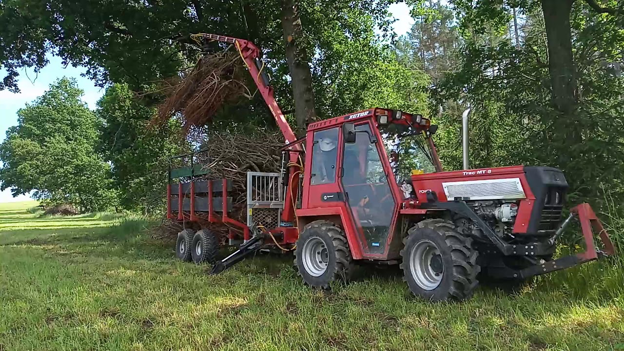 MT8 050 nakládání klestu