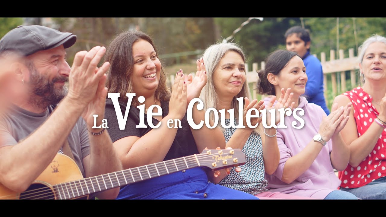 La Vie en couleurs 🌈 Les Ardéchois (clip officiel) #chanson - ardèche france - centre sociaux