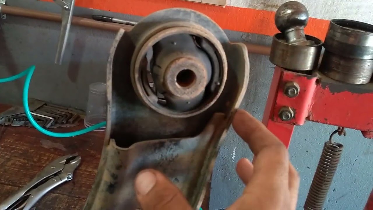 BUCHA DA BANDEJA  HONDA HRV. DICA!