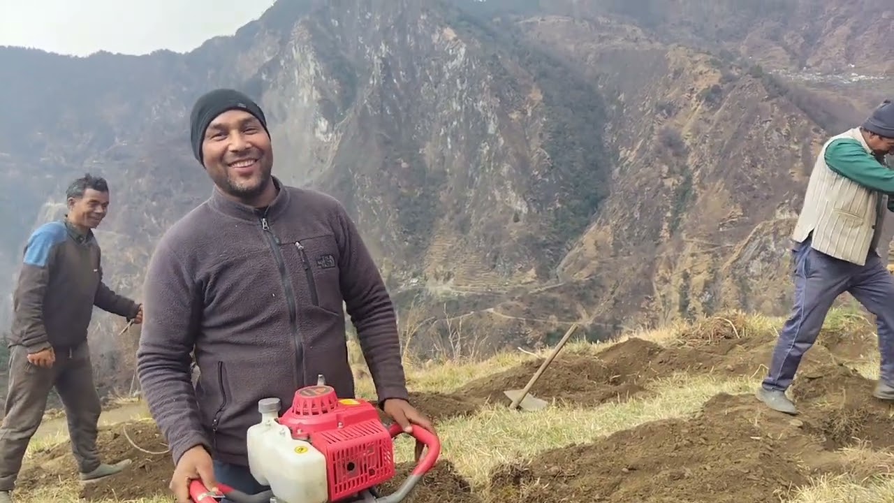 हेलो दोस्तों नमस्ते और मैं ममता धर्मस्कतू रावत बोना और हम लोगसेवके पौधे लगाने के लिए तैयारी चल रहीहै