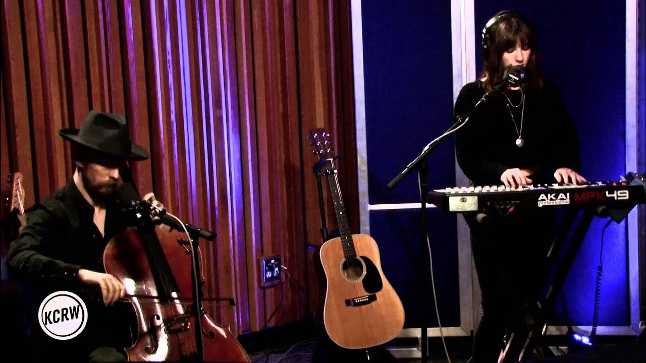 Birdy performing 
