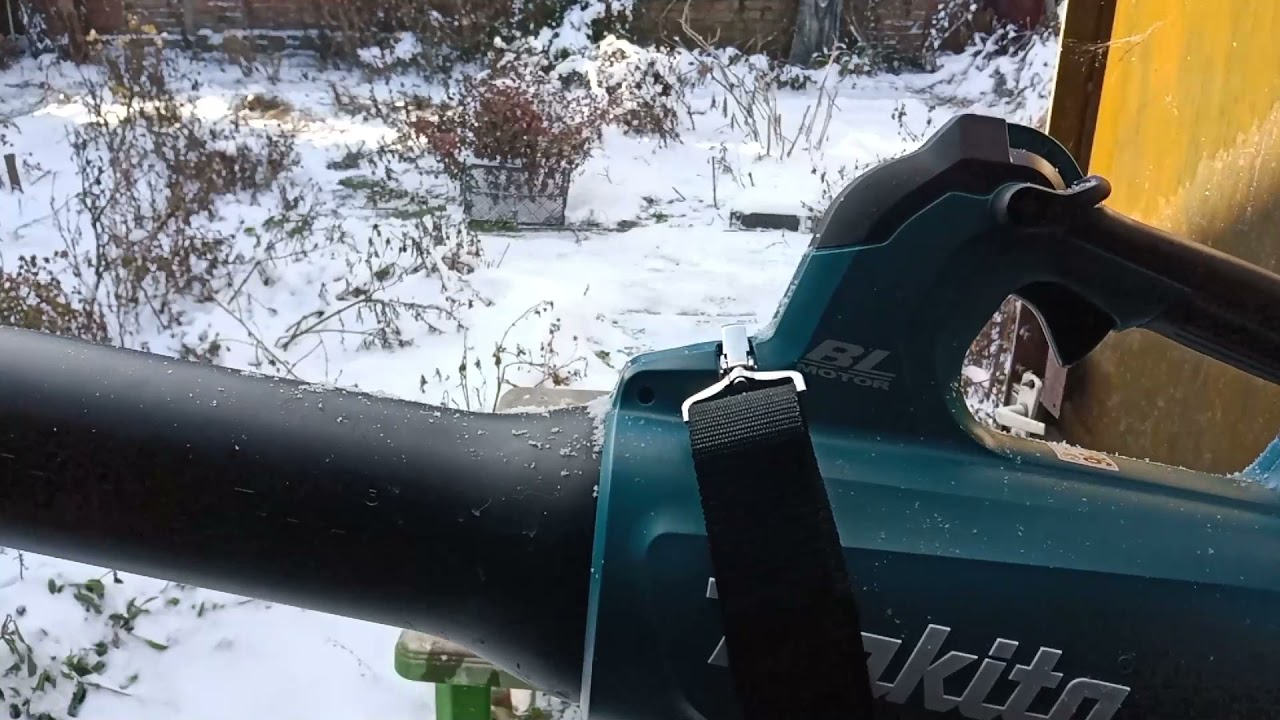 Makita DUB184Z Аккумуляторная воздуходувка в действии .