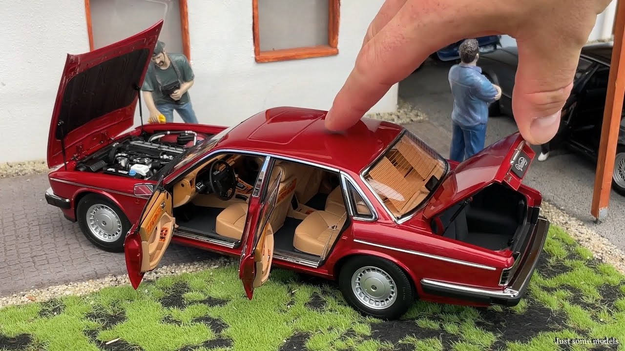 1:18 Jaguar/Daimler XJ6 (XJ40), Flamenco red - Almost Real [Unboxing]