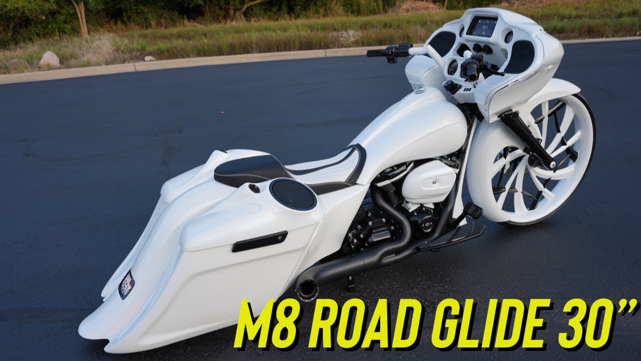 M8 HARLEY 30” ROAD GLIDE CUSTOM BAGGER