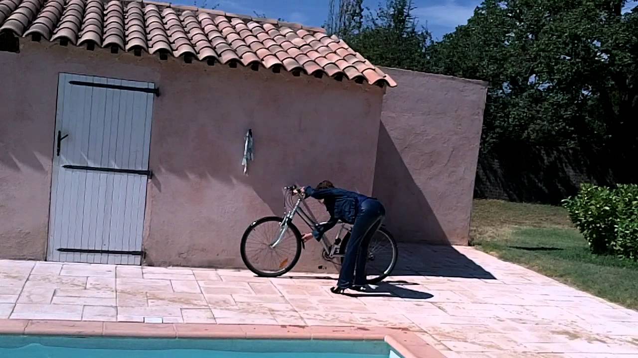 wetlook, wet jeans outfit in the pool
