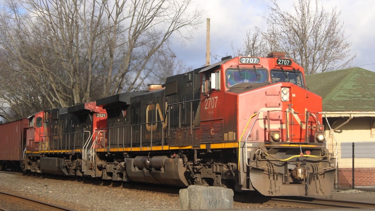 LAST VIDEO OF 2025 | Chasing Trains with Railfans on the BNSF/UP Seattle Sub (12/27/25)