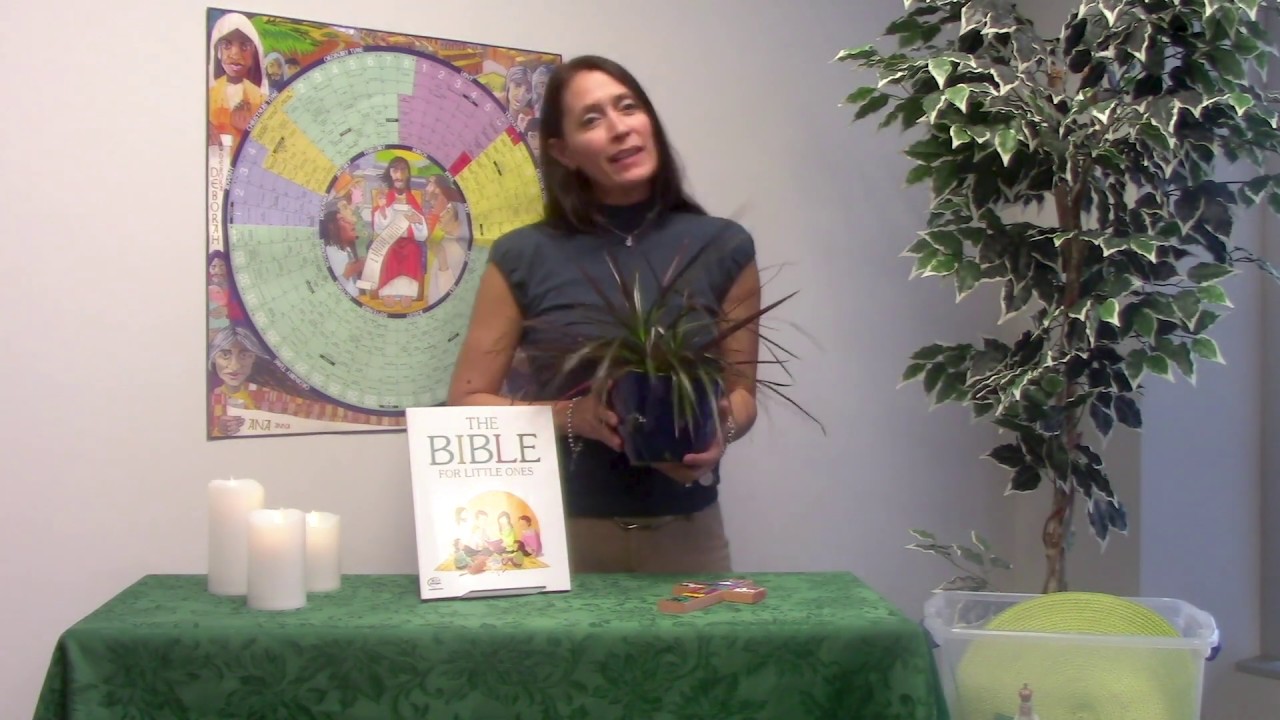 RCL Benziger - Setting the Prayer Table