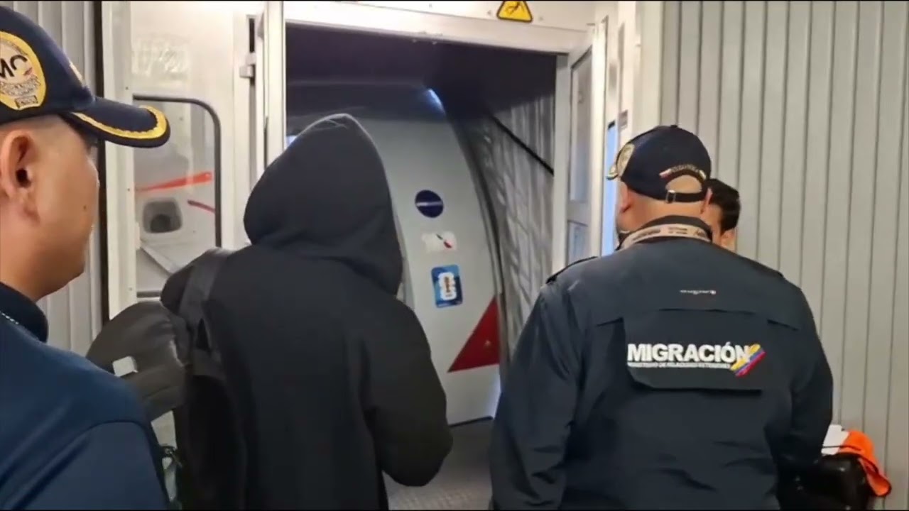 Estadounidense intentó sobornar a agentes de Migración en Medellín con 5.000 dólares