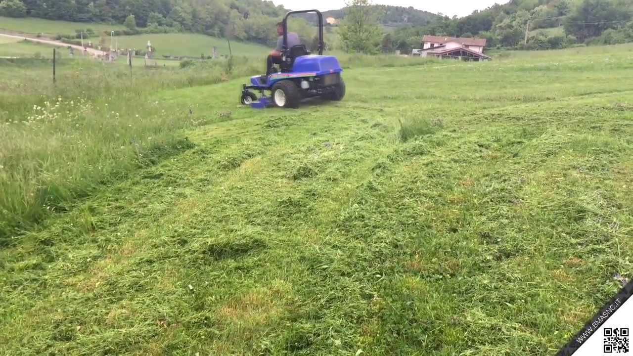 ISEKI SZ330 - Trattorino tosaerba raggio zero a leve diesel professionale - Prova su pendenza