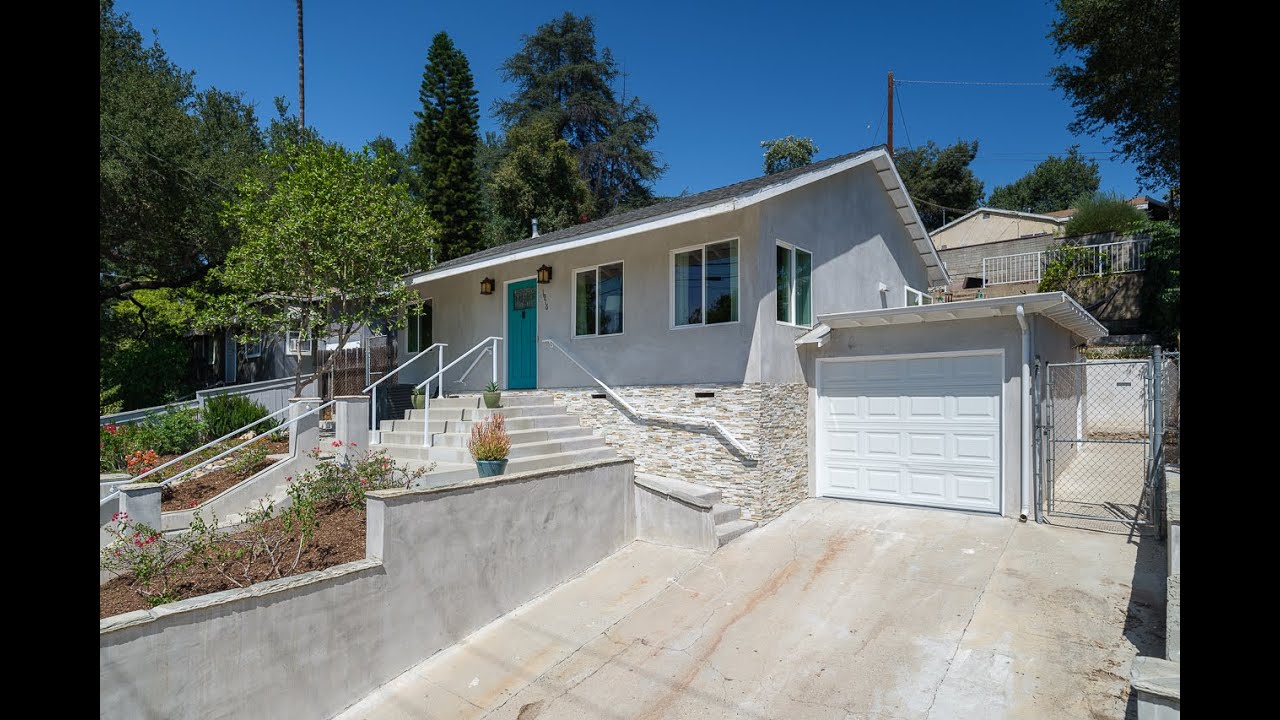 The Berns Team Presents 1916 Glen Avenue in Pasadena, CA