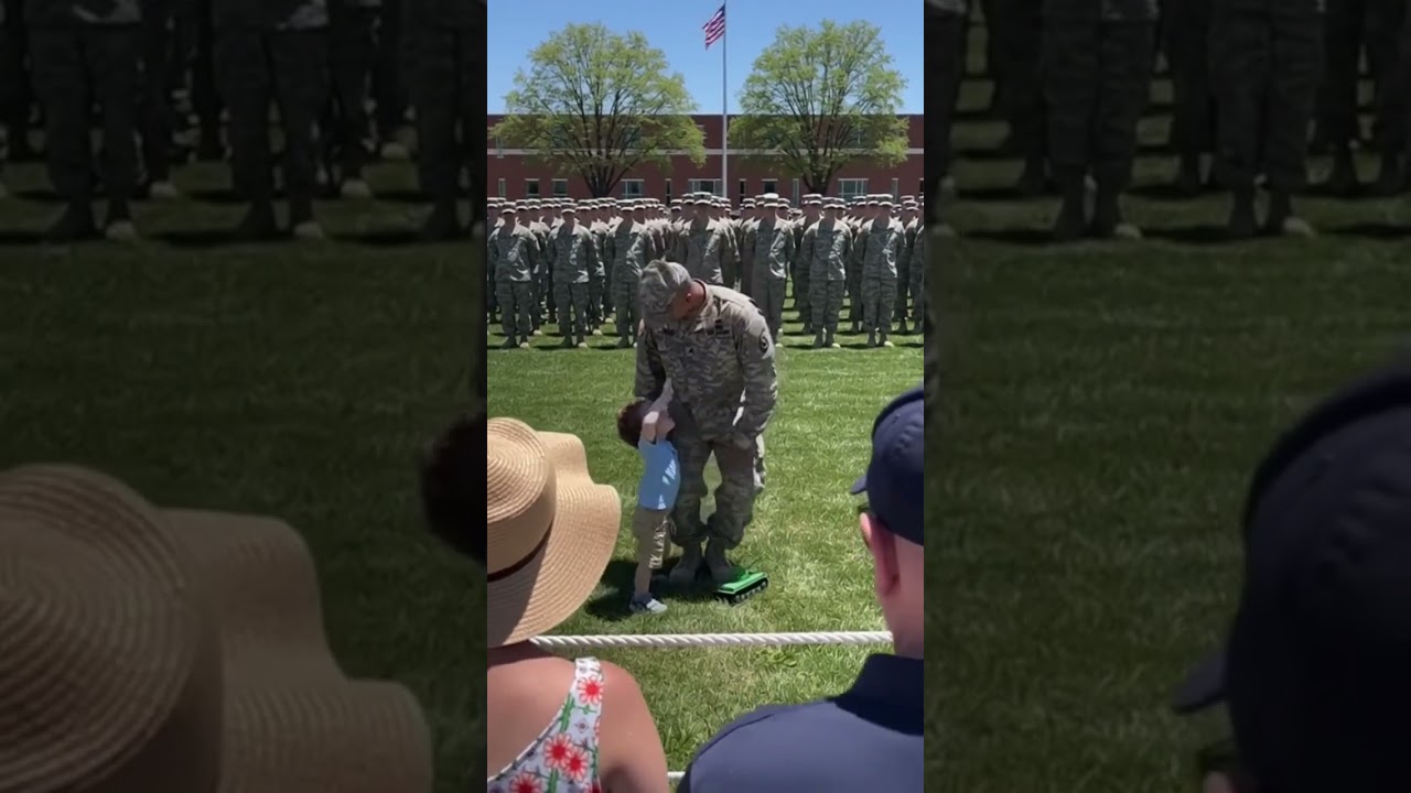 One small hug stopped the entire parade#shorts #military #militaryhomecoming #soldier #fatherandson