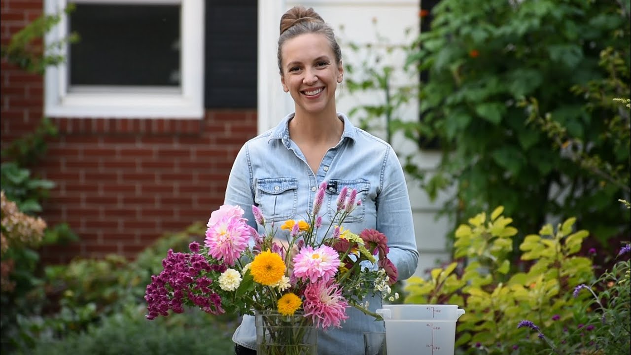 How to Make Cut Flowers Last Longer 🌼🌸🌹 // Northlawn Flower Farm