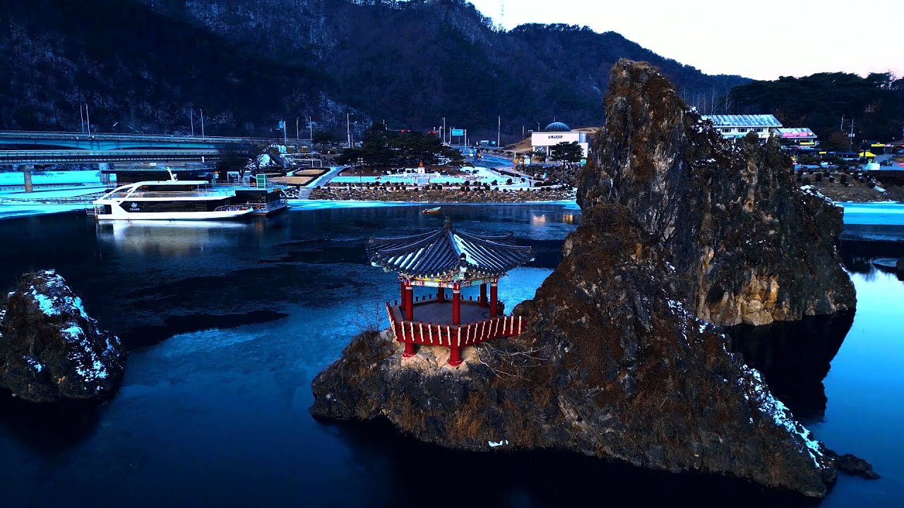 얼어붙은 도담삼봉 (Frozen Dodamsambong) | Aerial shot in the Republic of Korea