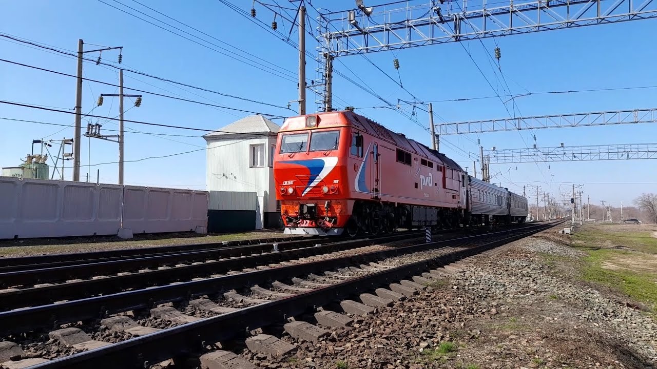 Тепловоз ТЭП70БС-108 с вагоном-дефектоскопом ВД-УМТ-2 и вагоном дирекция диагностики