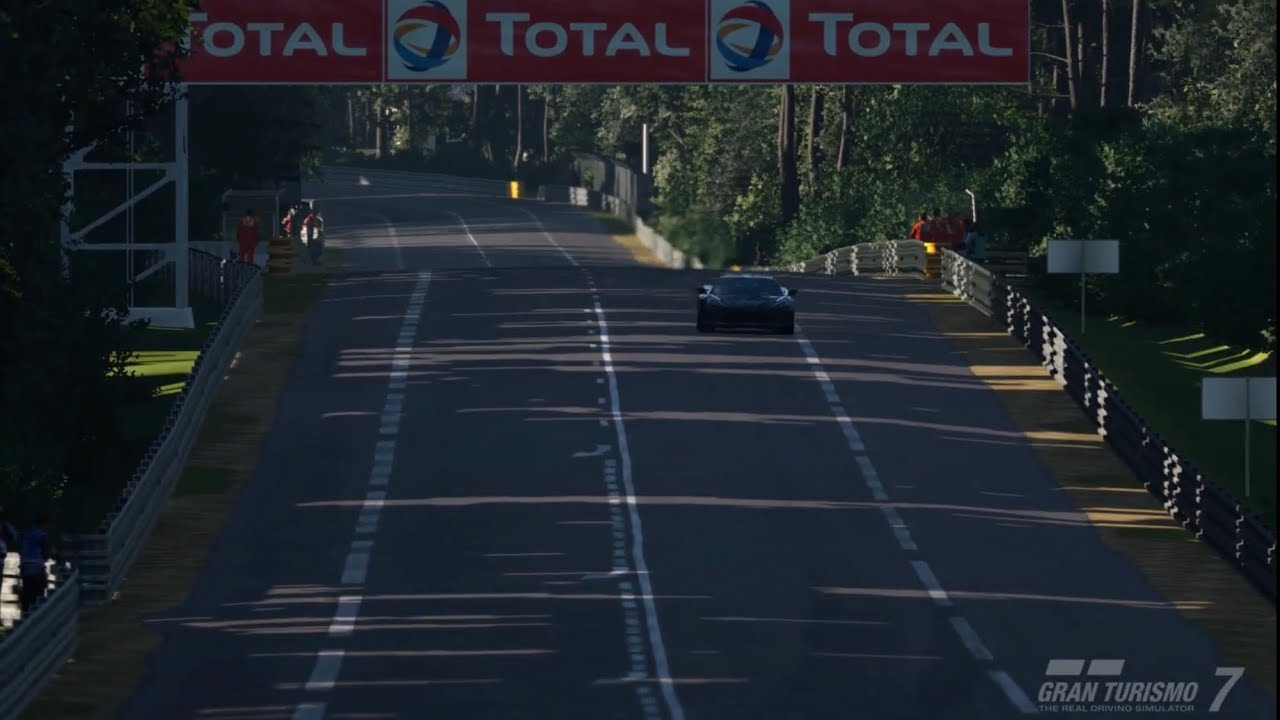 GT7 - Corvette C8 -Hypercar Parade @ Lemans… braking trouble …[short] 