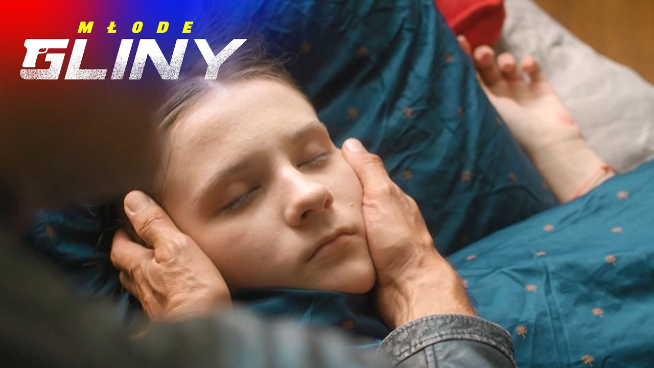 POLICJANCI ZAWIEŹLI KOBIETĘ, KTÓRA URODZIŁA W DOMU 🚨❗| Młode gliny
