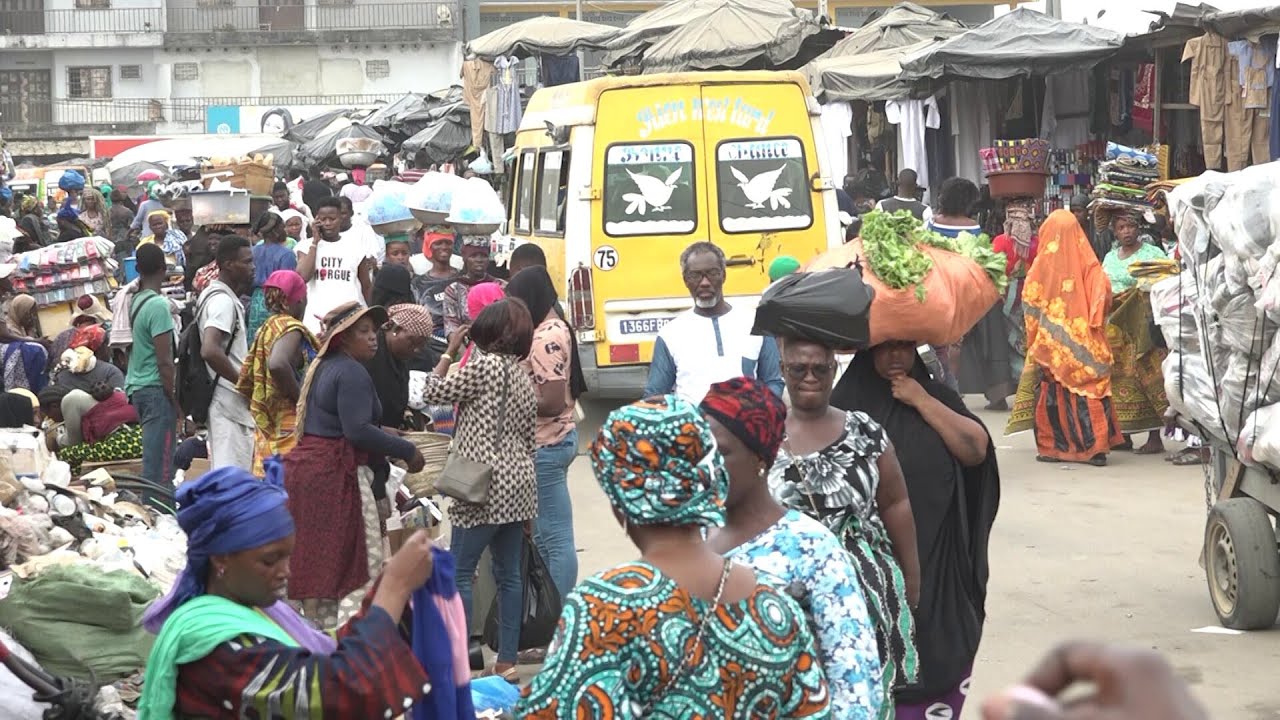 Les voies du grand marché d'Abobo obstruées par les commençants