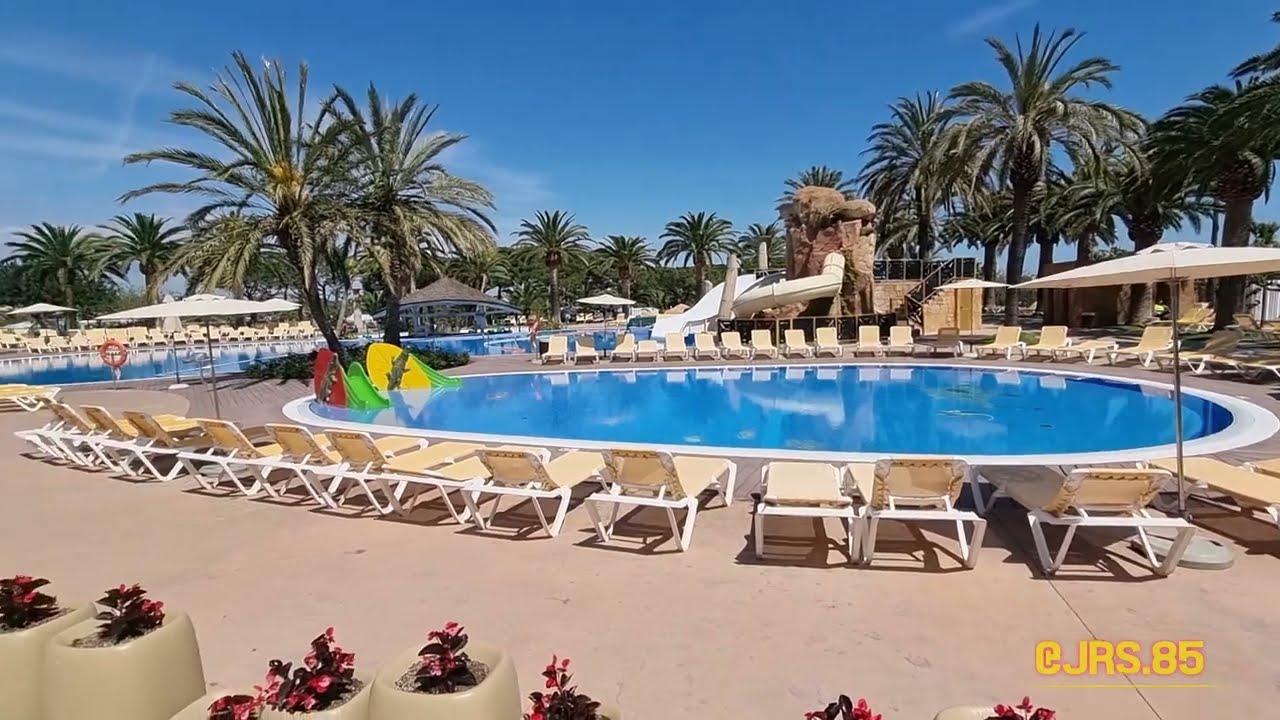 Camping & Resort Sangul&iacute; Salou | Fiesta swimming pool | 2022