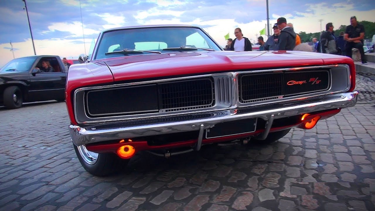 STUNNING 1969 Dodge Charger R/T 440 - AMAZING V8 SOUND!!